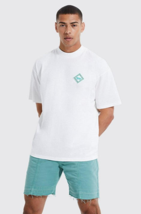 OVERSIZED EXTENDED NECK GRAPHIC T-SHIRT